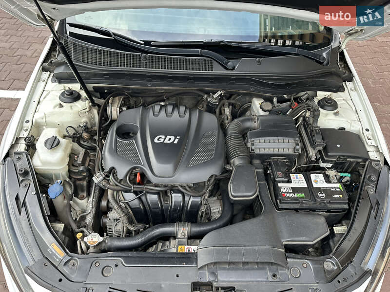 Седан Kia Optima 2013 в Киеве