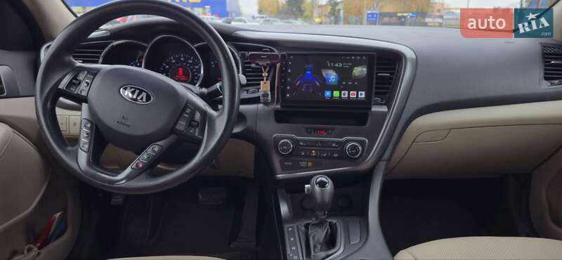 Седан Kia Optima 2012 в Житомире