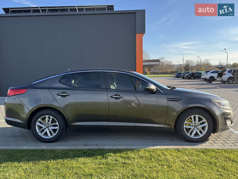 Седан Kia Optima 2013 в Виннице