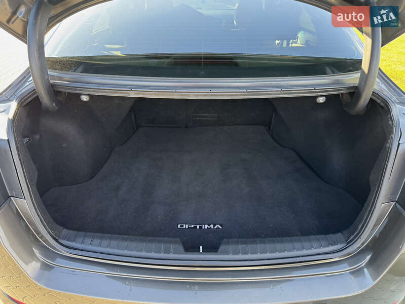 Седан Kia Optima 2013 в Виннице