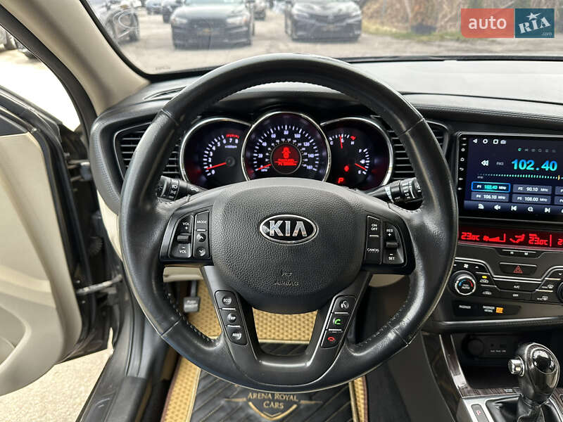 Седан Kia Optima 2012 в Харькове