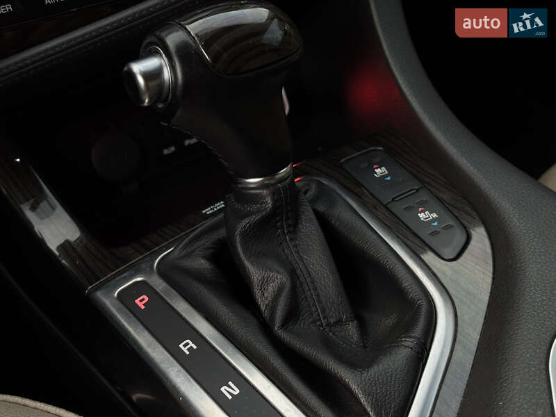 Седан Kia Optima 2013 в Николаеве