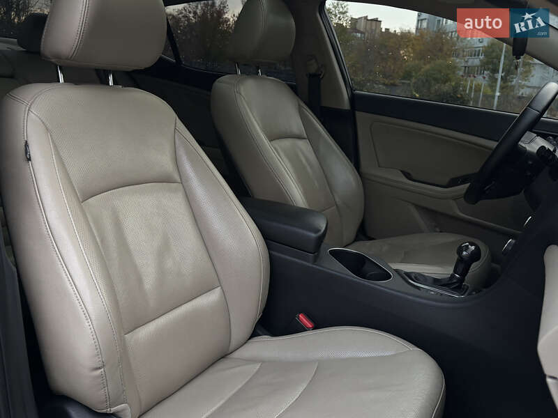 Седан Kia Optima 2013 в Николаеве