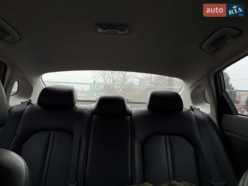 Седан Kia Optima 2016 в Харькове