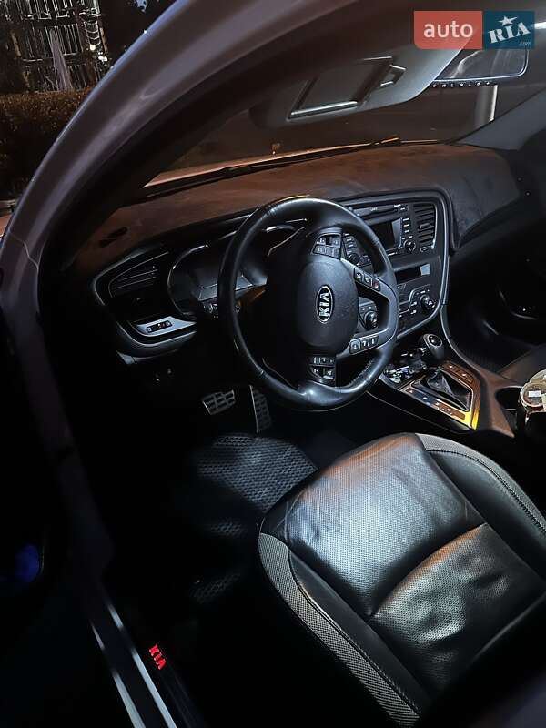 Седан Kia Optima 2012 в Запоріжжі