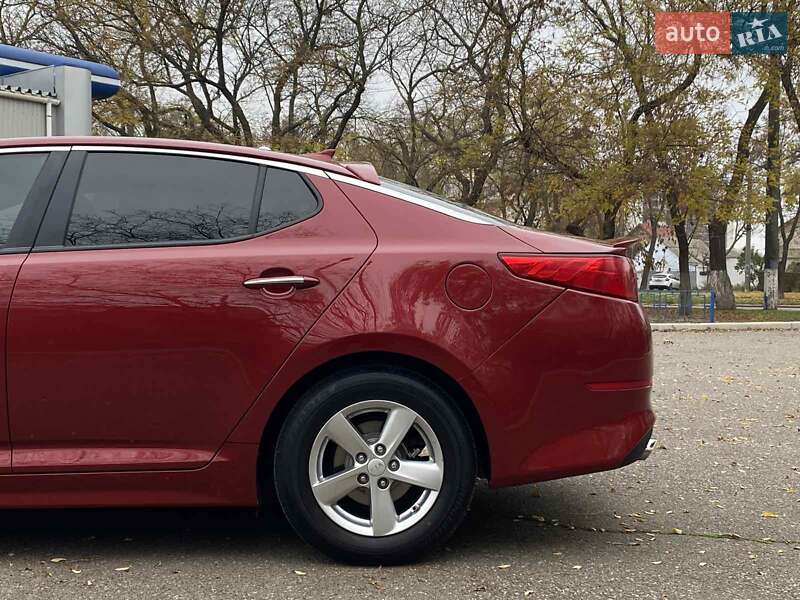 Седан Kia Optima 2015 в Николаеве