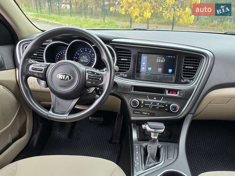 Седан Kia Optima 2014 в Хмельницком