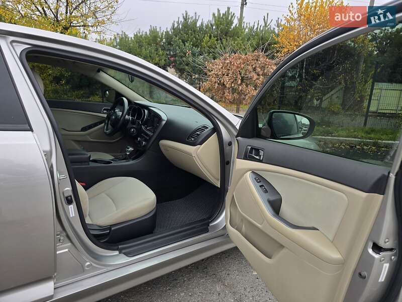 Седан Kia Optima 2014 в Хмельницком