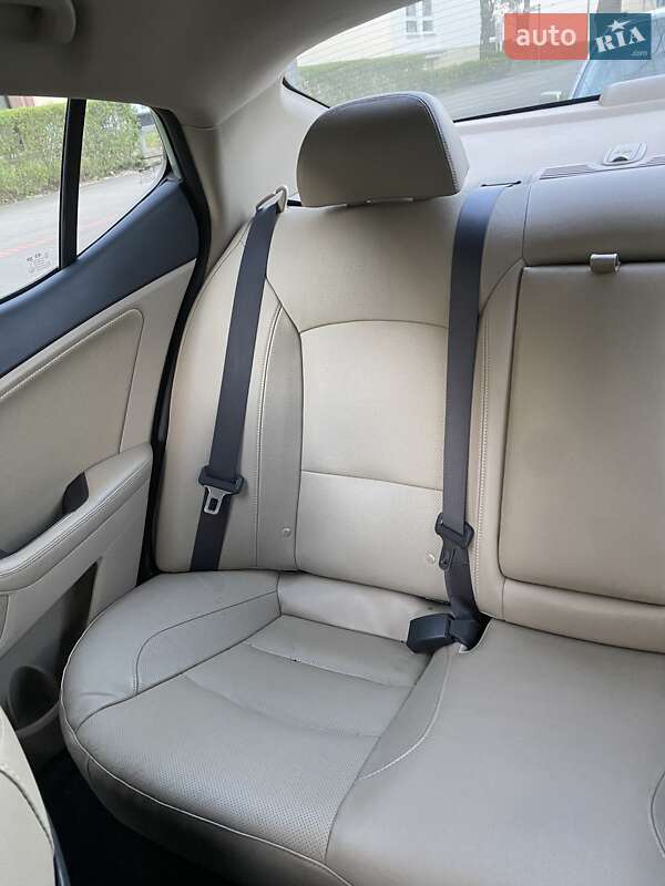 Седан Kia Optima 2014 в Одессе