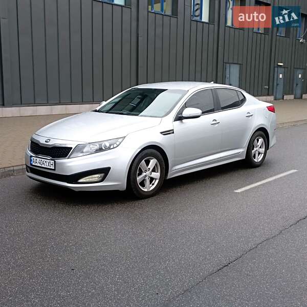 Седан Kia Optima 2015 в Киеве