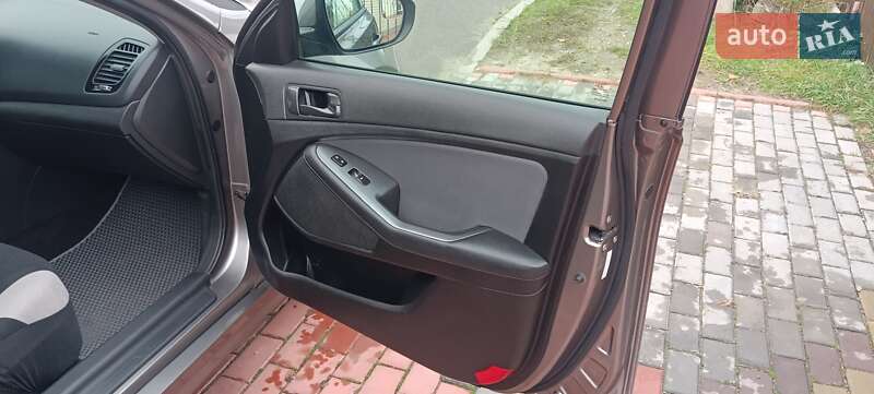 Седан Kia Optima 2015 в Белой Церкви