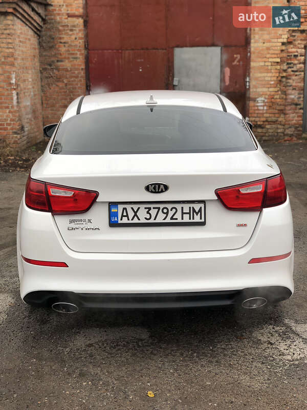 Седан Kia Optima 2015 в Полтаве