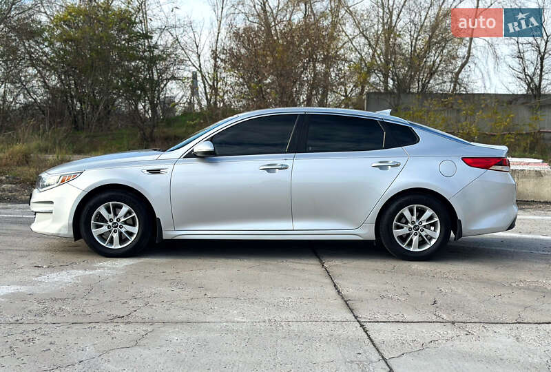 Седан Kia Optima 2016 в Києві