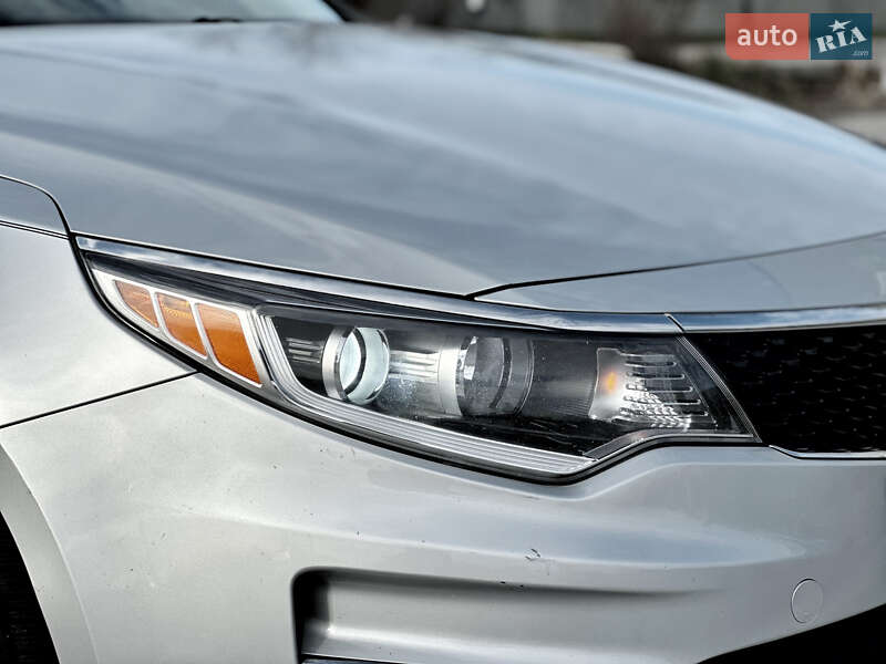 Седан Kia Optima 2016 в Києві