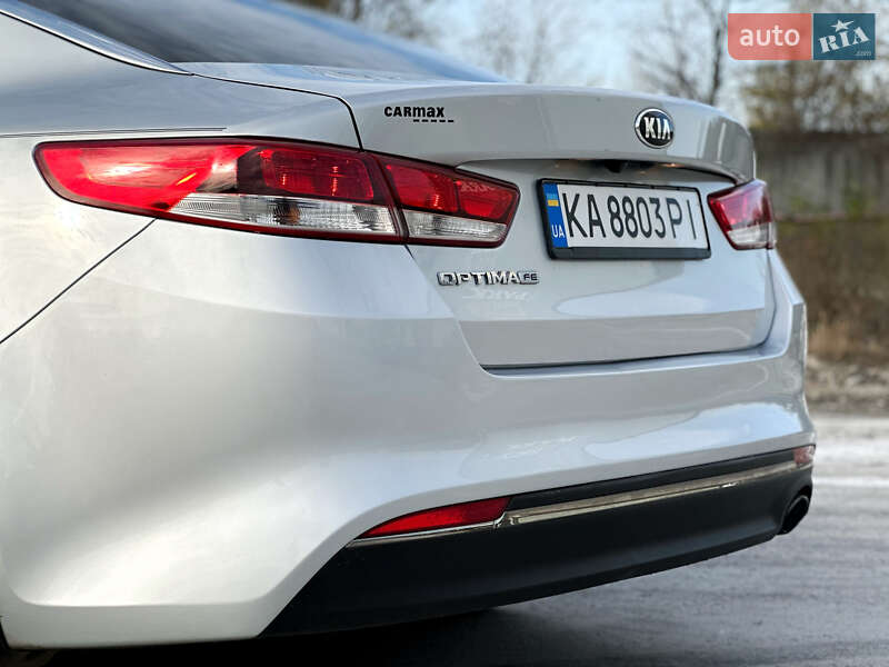 Седан Kia Optima 2016 в Києві