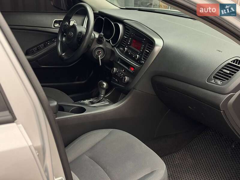 Седан Kia Optima 2015 в Киеве