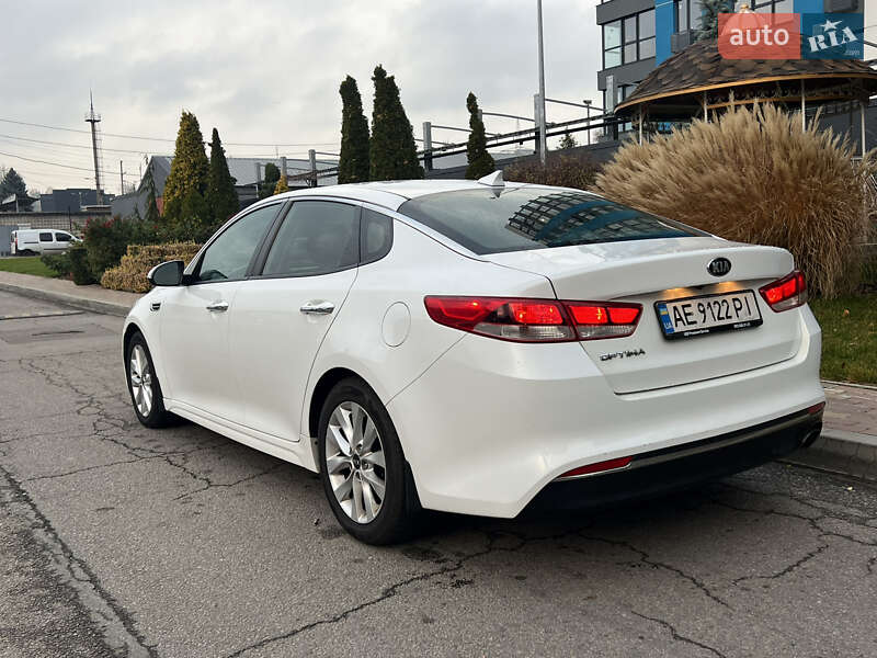 Седан Kia Optima 2017 в Дніпрі