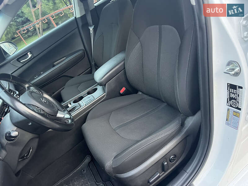 Седан Kia Optima 2017 в Дніпрі