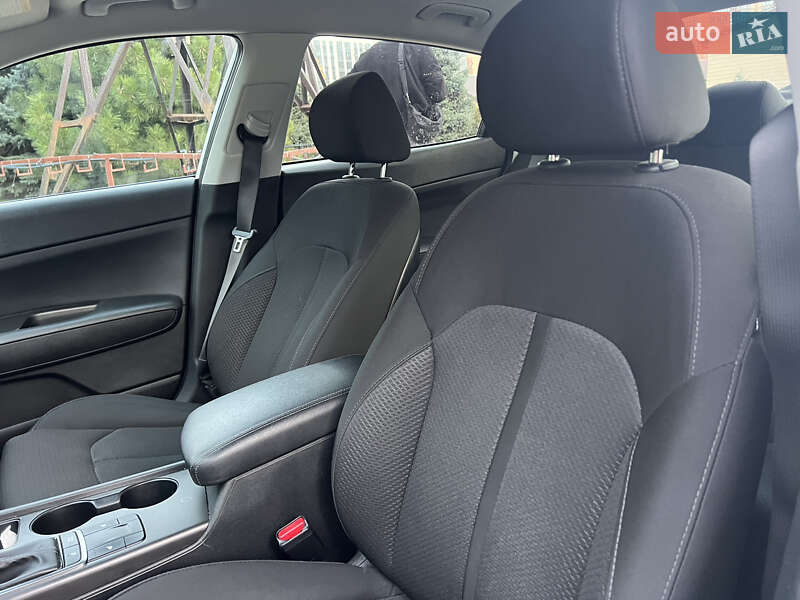 Седан Kia Optima 2017 в Дніпрі