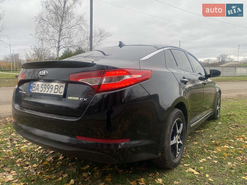 Седан Kia Optima 2013 в Новомиргороде