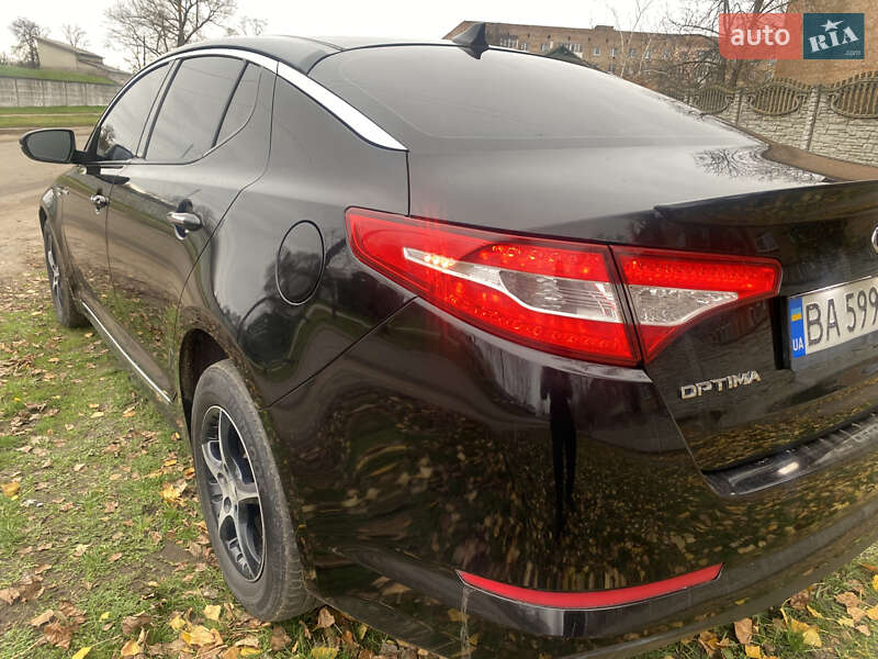 Седан Kia Optima 2013 в Новомиргороде