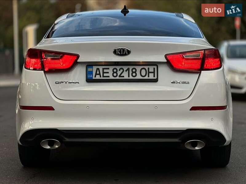 Седан Kia Optima 2014 в Львове