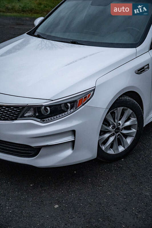 Седан Kia Optima 2016 в Бурштыне