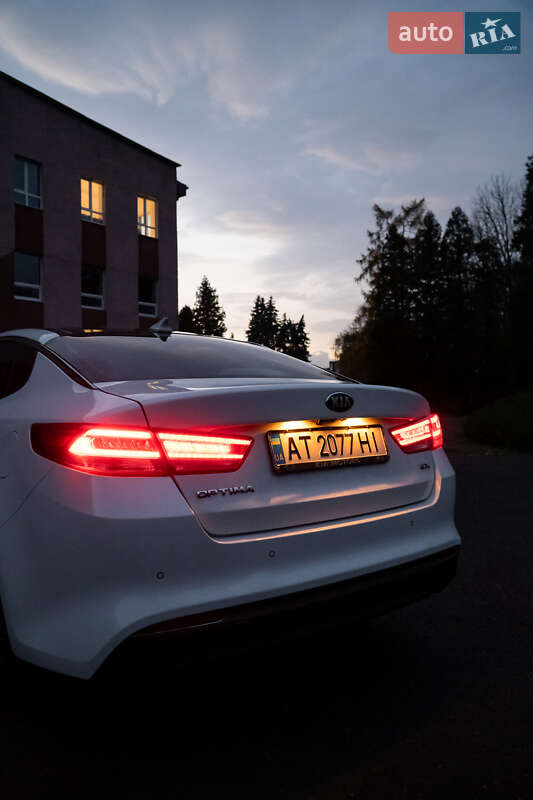 Седан Kia Optima 2016 в Бурштыне