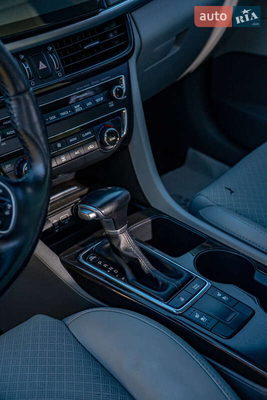 Седан Kia Optima 2016 в Бурштыне