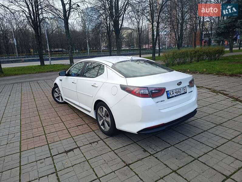 Седан Kia Optima 2014 в Киеве