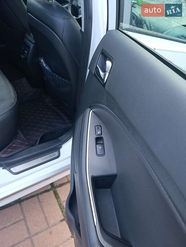 Седан Kia Optima 2014 в Киеве