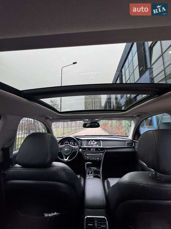 Седан Kia Optima 2017 в Киеве