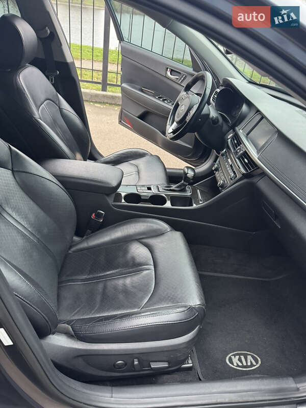 Седан Kia Optima 2017 в Киеве