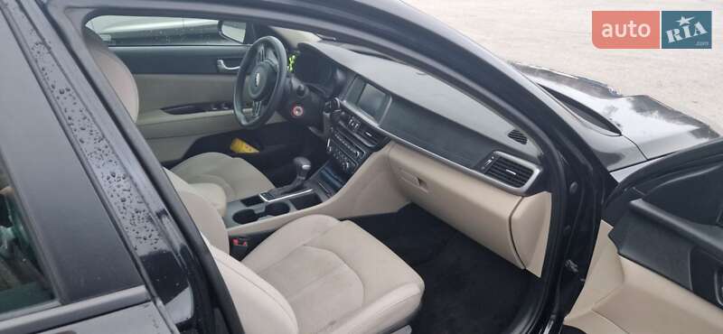 Седан Kia Optima 2017 в Ивано-Франковске