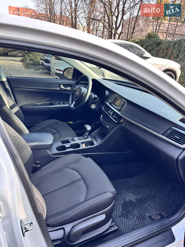 Седан Kia Optima 2017 в Полтаве