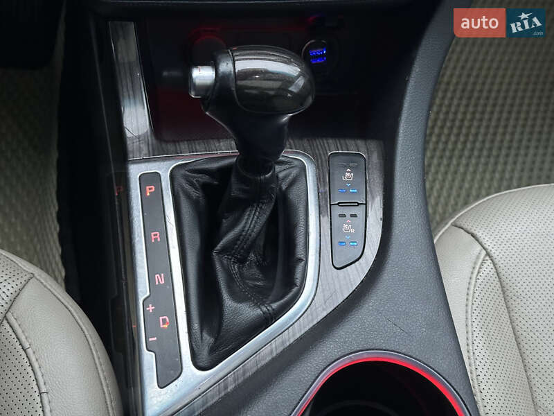 Седан Kia Optima 2014 в Киеве