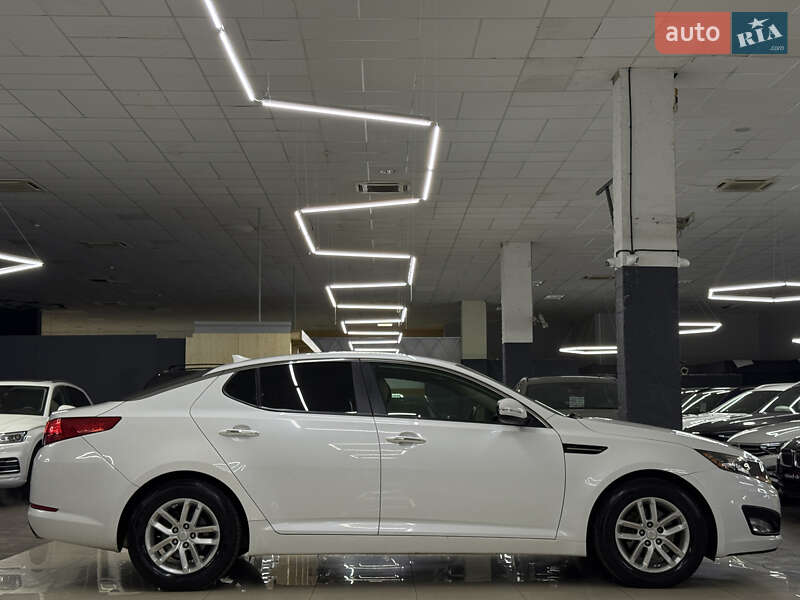 Седан Kia Optima 2011 в Николаеве