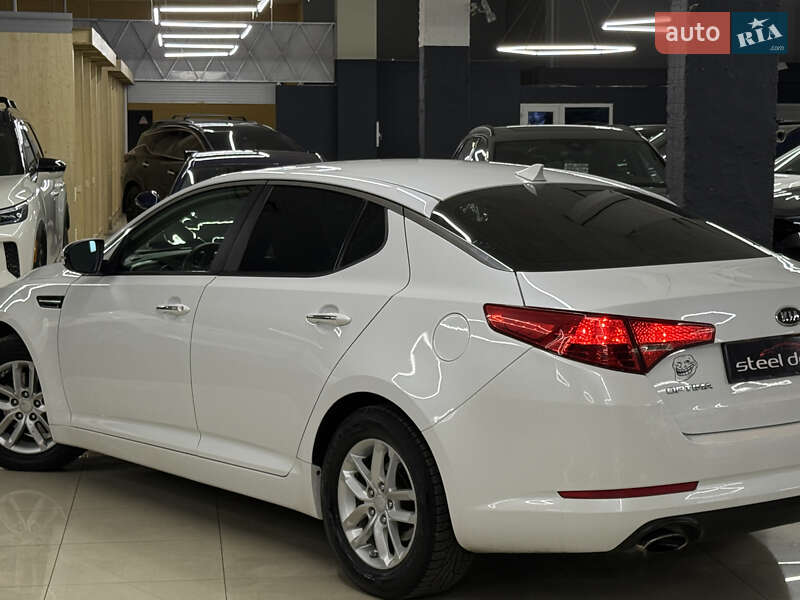 Седан Kia Optima 2011 в Николаеве
