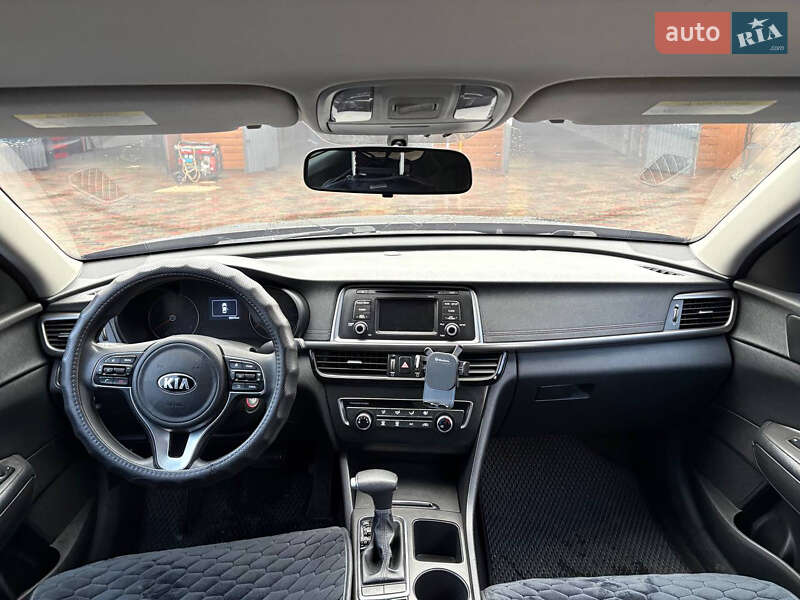 Седан Kia Optima 2016 в Черкасах