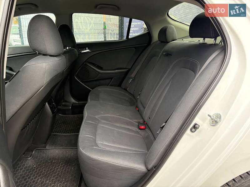 Седан Kia Optima 2012 в Виннице