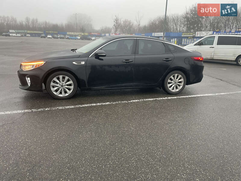 Седан Kia Optima 2017 в Киеве