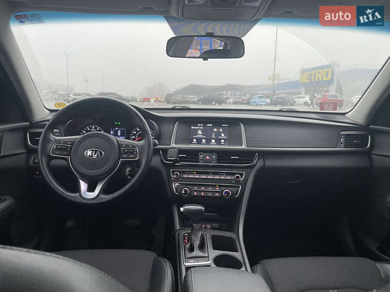 Седан Kia Optima 2017 в Киеве