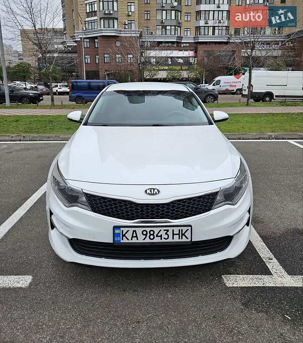 Седан Kia Optima 2017 в Киеве