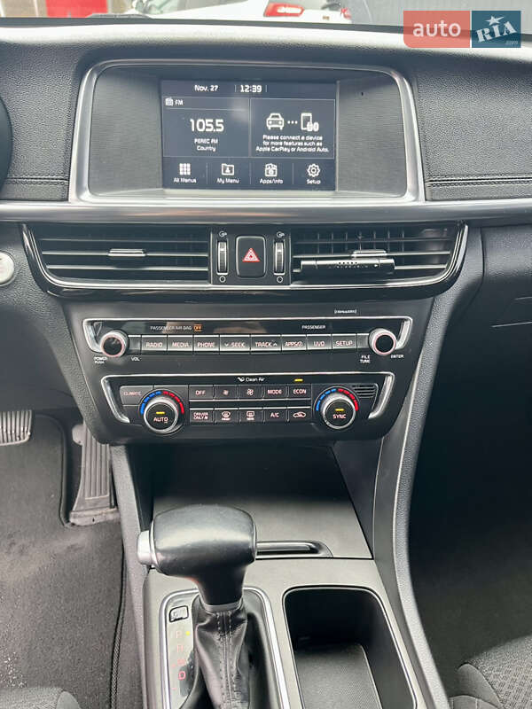 Седан Kia Optima 2016 в Києві