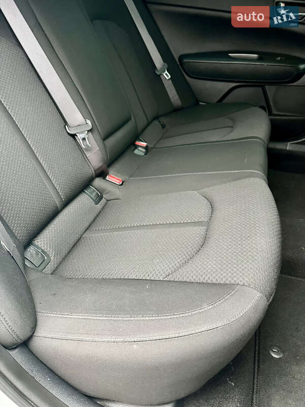 Седан Kia Optima 2016 в Києві