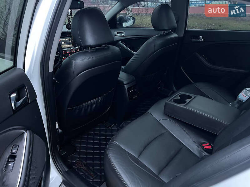 Седан Kia Optima 2014 в Полтаве