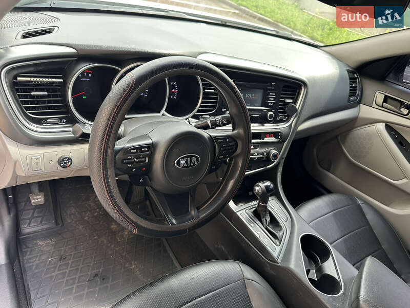 Седан Kia Optima 2013 в Киеве