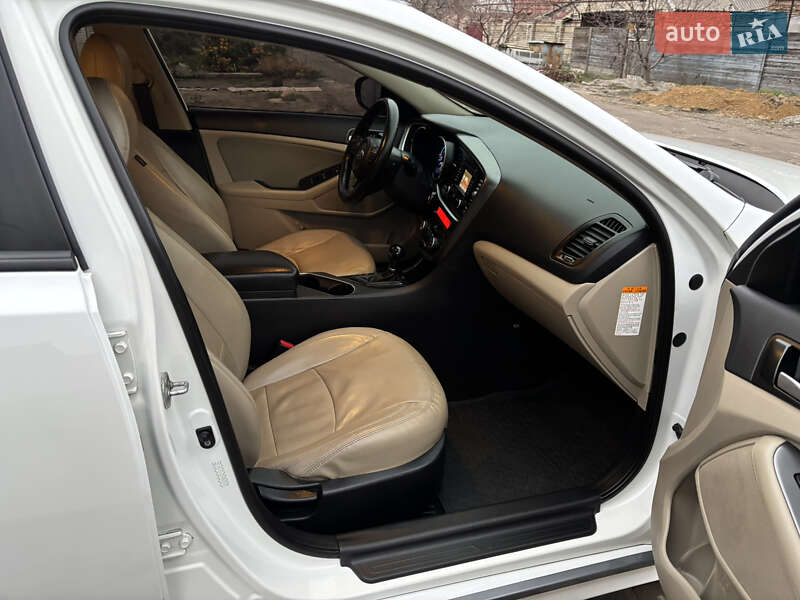 Седан Kia Optima 2014 в Запорожье