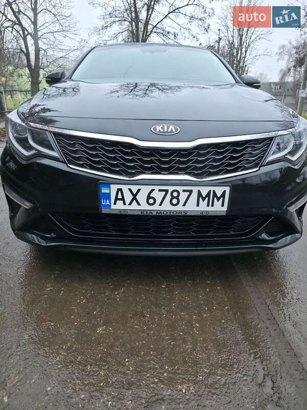Седан Kia Optima 2019 в Чугуеве