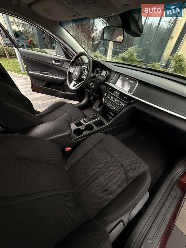 Седан Kia Optima 2020 в Киеве
